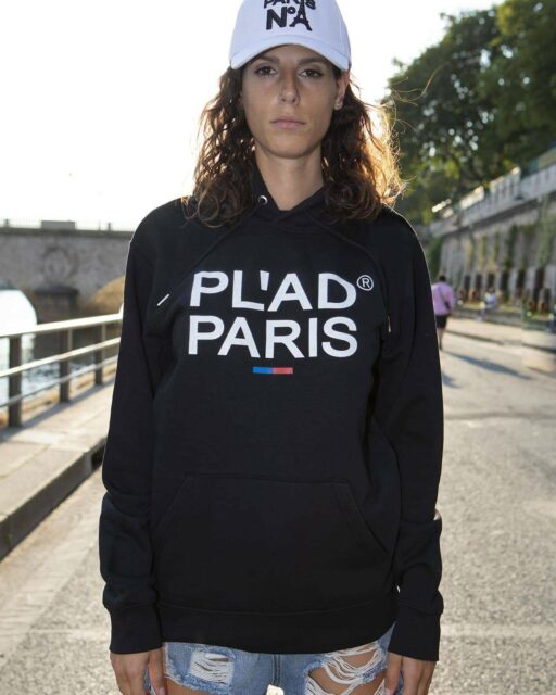 SWEAT À CAPUCHE NOIR IMPRIMÉ FACE PL'AD PARIS LOGOTYPE BLANC